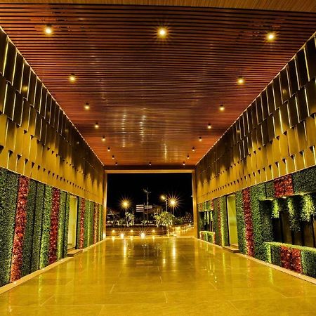 Weekend Address By Honest Homes Surat Exterior photo