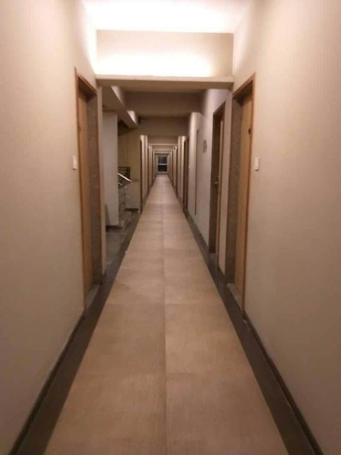 Weekend Address By Honest Homes Surat Exterior photo